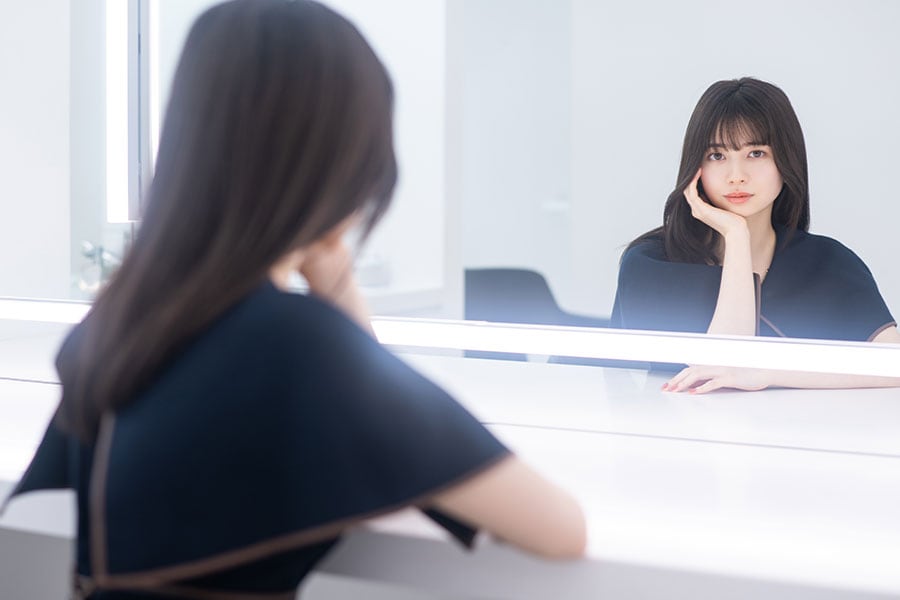 「この年になって学園ものを演じるのが新鮮です」