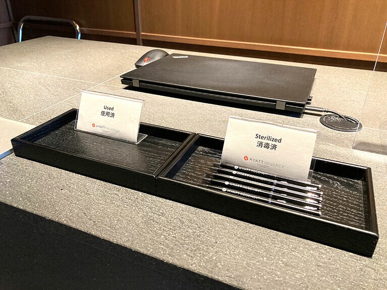 使用するペンに対しても、万全のコロナ対策が講じられており、衛生的且つ健康的な環境を国際的に証明しているGBAC STAR™認証も取得済。安心と信頼度が一気に上がる。