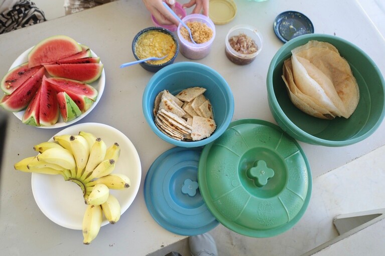 ドライバーが用意してくれた朝食をいただく。