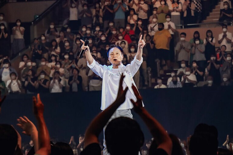 小田和正さん。　©FAR EAST CLUB INC.