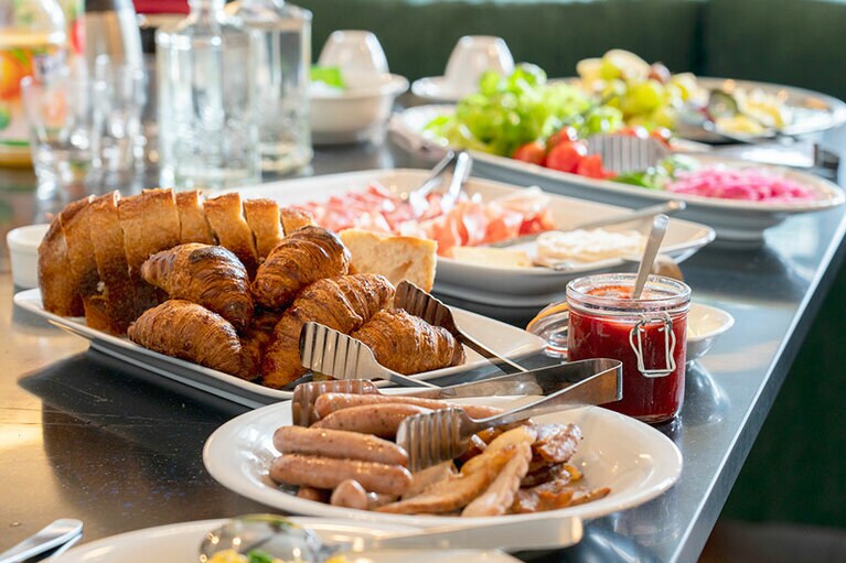 出来立ての料理をいただけるのは最高の贅沢になるだろう。©秋田大輔