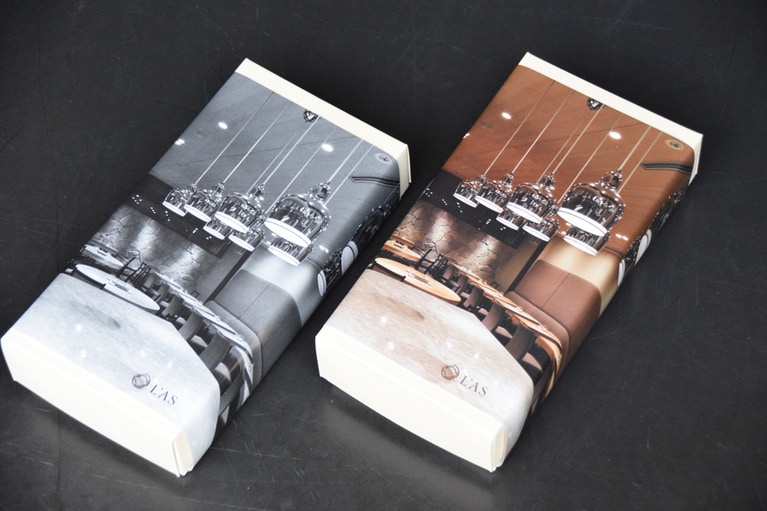 店内で食べているかのような気持ちにさせてくれるパッケージ。