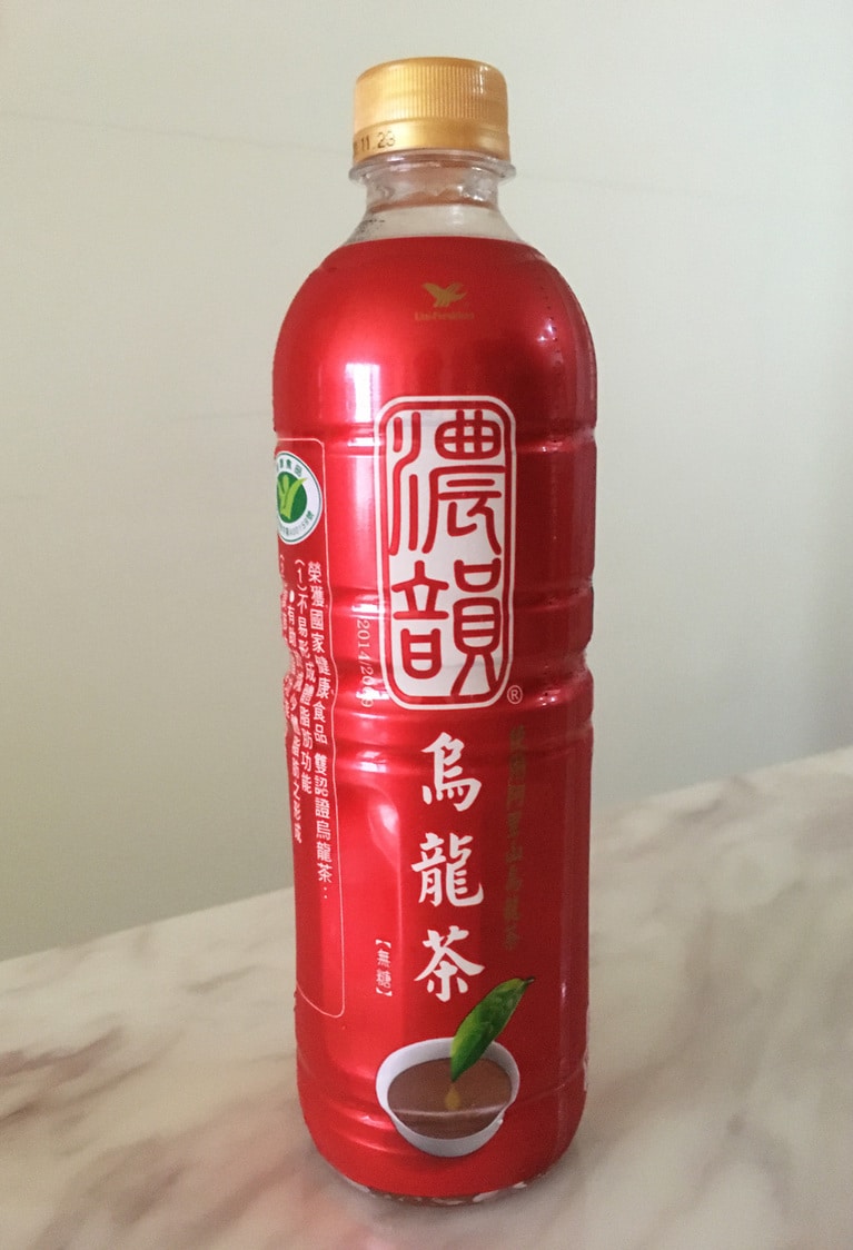 烏龍茶(無糖) 25元 600ml。