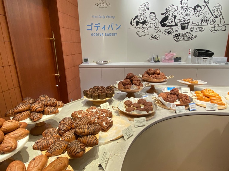 ゴディパン 西武池袋本店のラインナップ。16時以降のフリー入店時間でも豊富な品揃え！