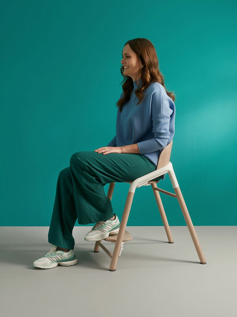 シートの高さと奥行きは5段階、フットレストの高さは9段階で調整可能。