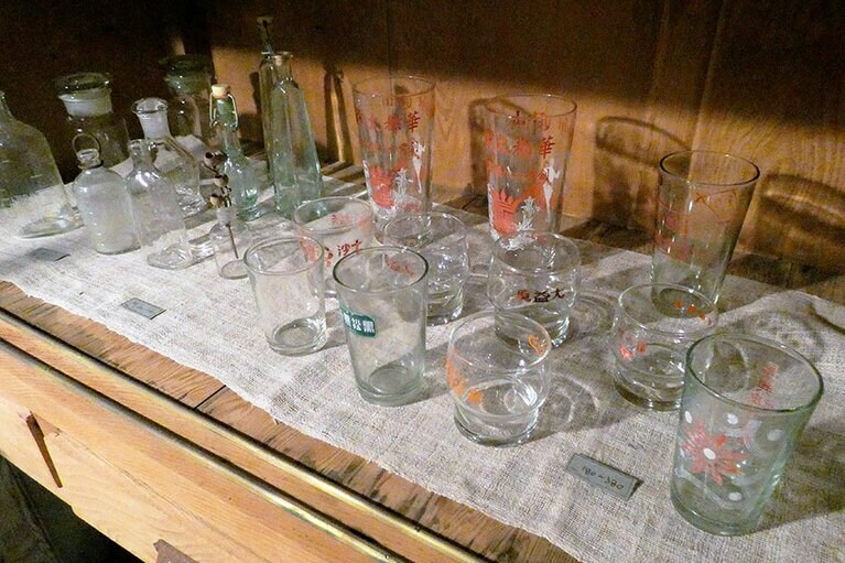 台湾各地で見つけてきたというグラス。