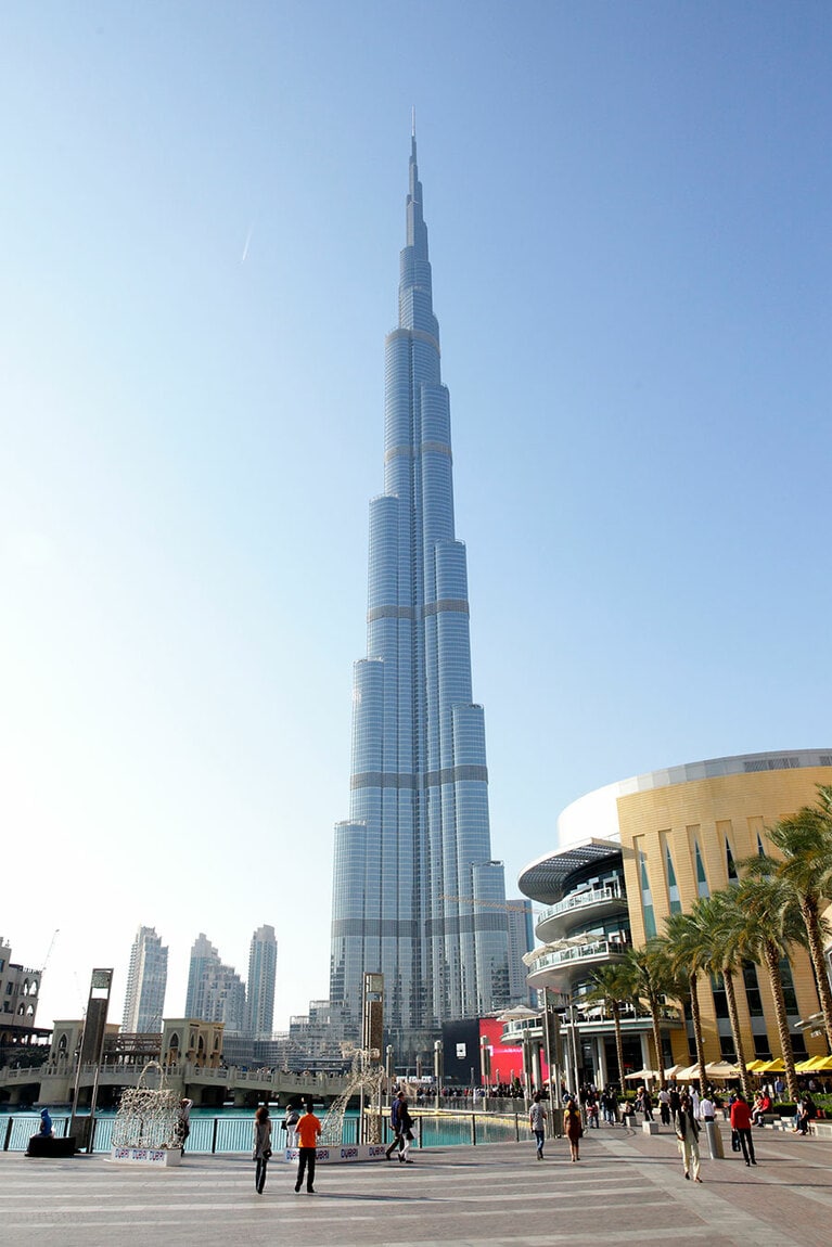世界一の超高層ビル「バージュ・カリファ」。遠く離れないと写真におさまりません。