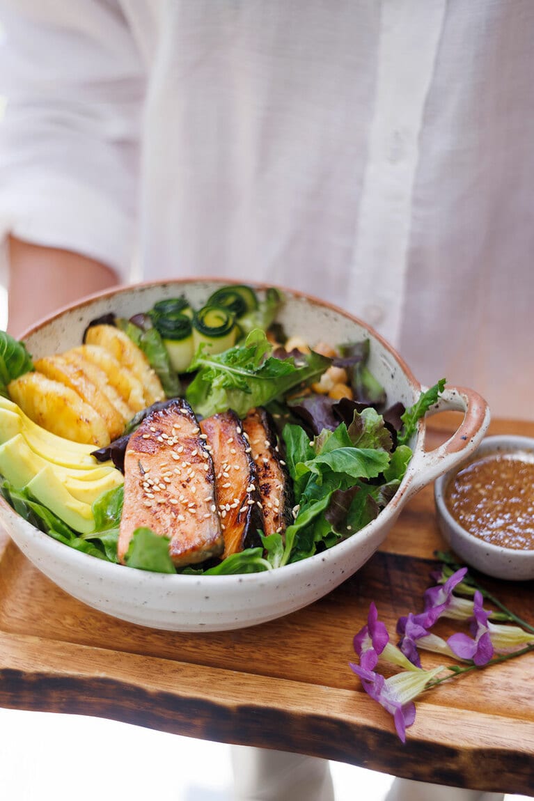 てりやきパイナップルの入ったポキボウル 420タイバーツ。