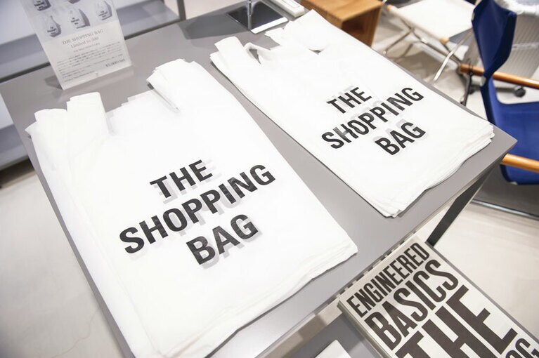THE SHOPPING BAG Limited to 500　5,000円。渋谷店限定。売り切れ次第終了。
