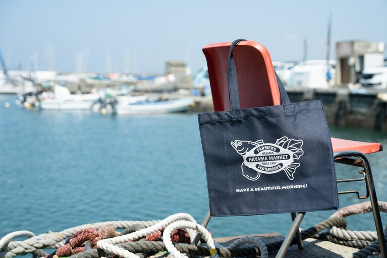 ハヤママーケットオリジナルの葉山エコバッグ1,000円。