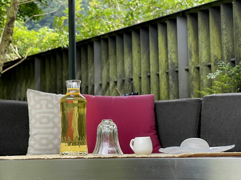 烏龍茶は台湾中部の高海抜地域で栽培された梨山産。さっぱりと甘く、疲れを癒やしてくれます。