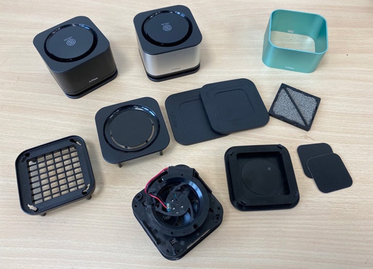 面倒なフィルター交換はなく、汚れた時は抗菌金属フィルターを水洗いするだけの手軽さ。