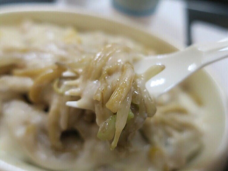 「アイムドリーミングオブアホワイトイタリアーン♪」(ホワイトクリスマス調)