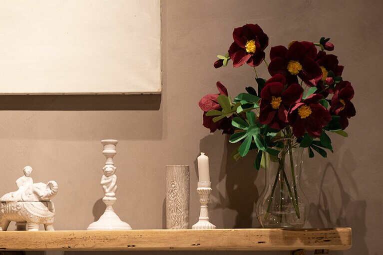 生花と同じように、花瓶や花器に挿すのがおすすめ。