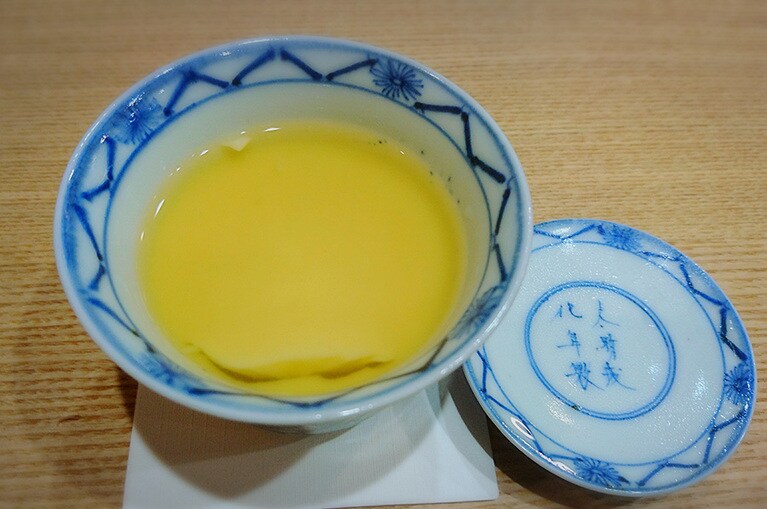 熱々がするっと喉を滑っていく。夏バテ解消できた気がした一碗。