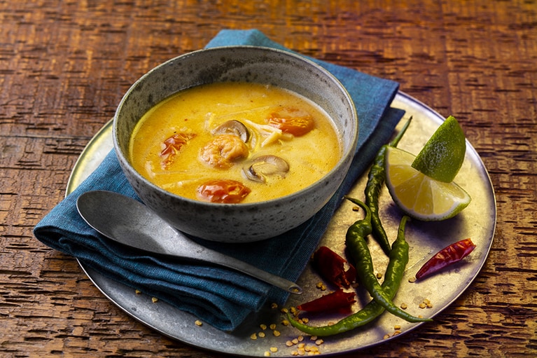 「成城石井 desica 4種具材の濃厚トムヤムクン ココナッツクリーム仕立て」180g 税込431円。