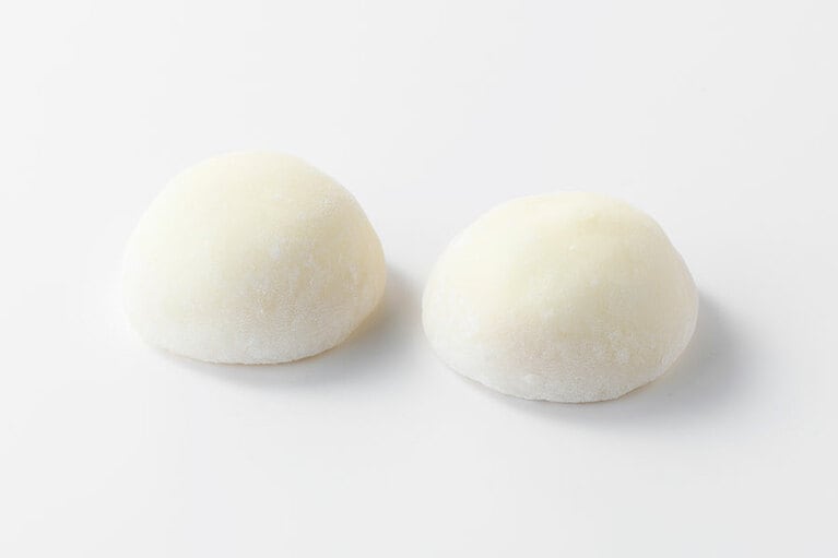 【岩手】せきざくらの「焼きプリン大福」300円(2個入り)。