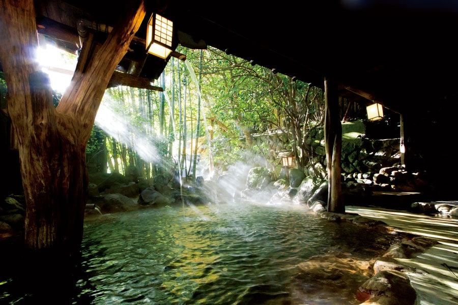 【黒川温泉 いこい旅館】日本の名湯秘湯百選に選出された滝の湯。