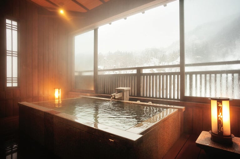 冷えた体を温めてくれる温泉も楽しみ。