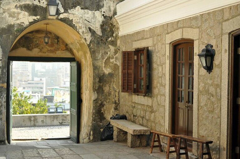 世界遺産で観光スポットのひとつ、「モンテの砦」の一角。