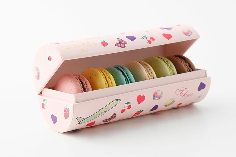 手前から、フランボワーズ、テ・ジャルダン・ブルー・ロワイヤル、テ・マリー・アントワネット、ヴァニーユ、ピスタッシュ、ショコラ。