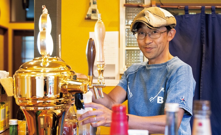 店主の岩﨑元吉士さんも笛を吹いて、音頭をとります。飛び入りや見学も大歓迎。