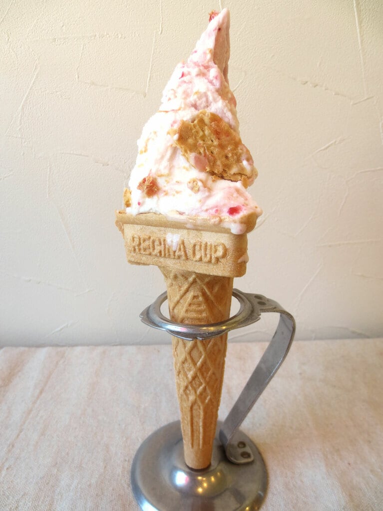 3番人気の「ミルフィーユ」シングルコーン367円。