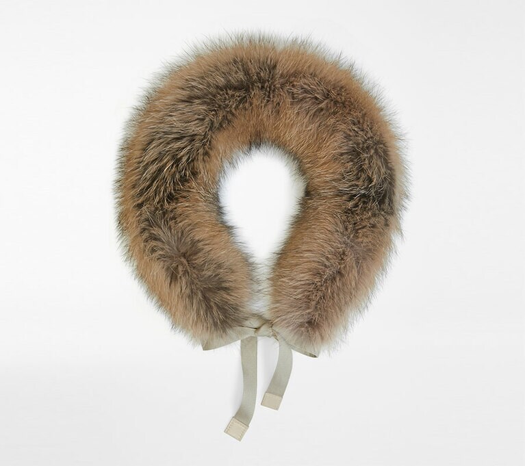 フォックスファー フード トリム 63,800円。