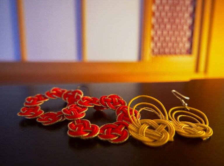 加賀水引のアクセサリー作り1,000円。