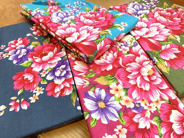 花布(90cm×90cm) 120元。