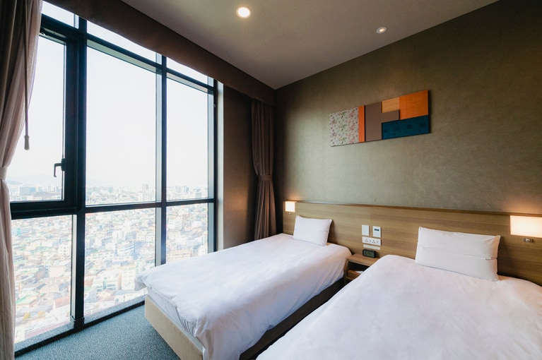 「ツイン」。シングルはシャワーのみだが、バスタブもある。