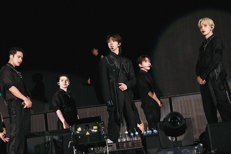 (P)&(C) PLEDIS Entertainment