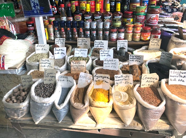 スパイスの数々。東京に帰ったら、キルギス料理を作りたい！