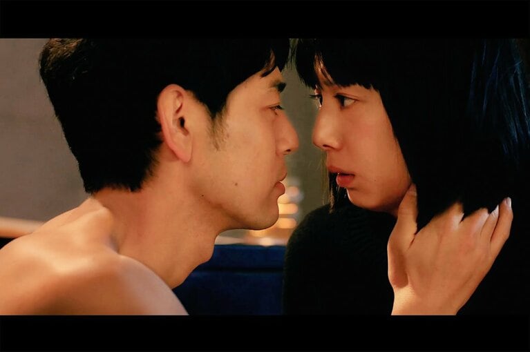 映画『Red』（2020年）では、元恋人（妻夫木聡）と再会して恋を再燃させる人妻という役を演じ、異色のラブシーンが話題に（『Red』公式Xより）