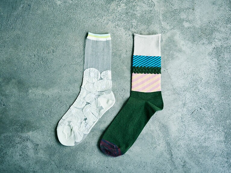 左から：肥皂泡泡1:1襪 350元、吃一碗公1:1襪 280元