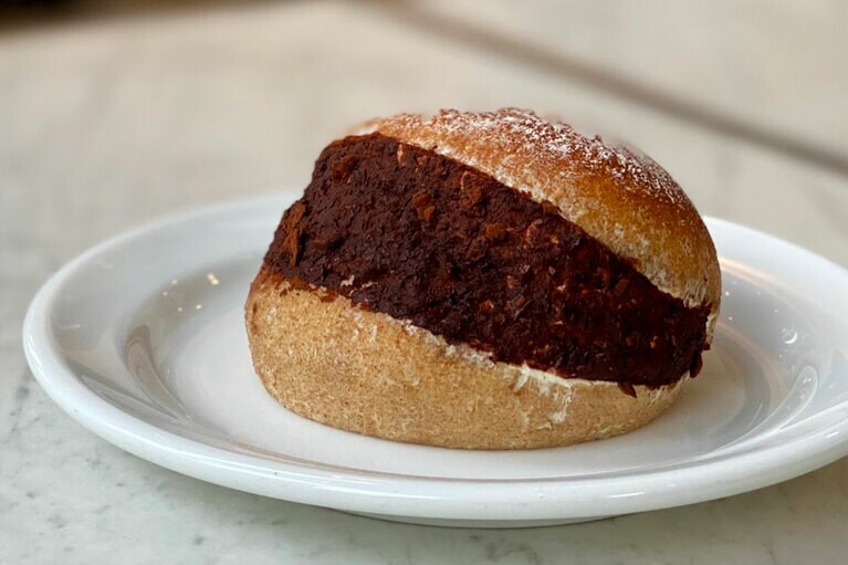 「まるトッツォ ティラミス」370円。