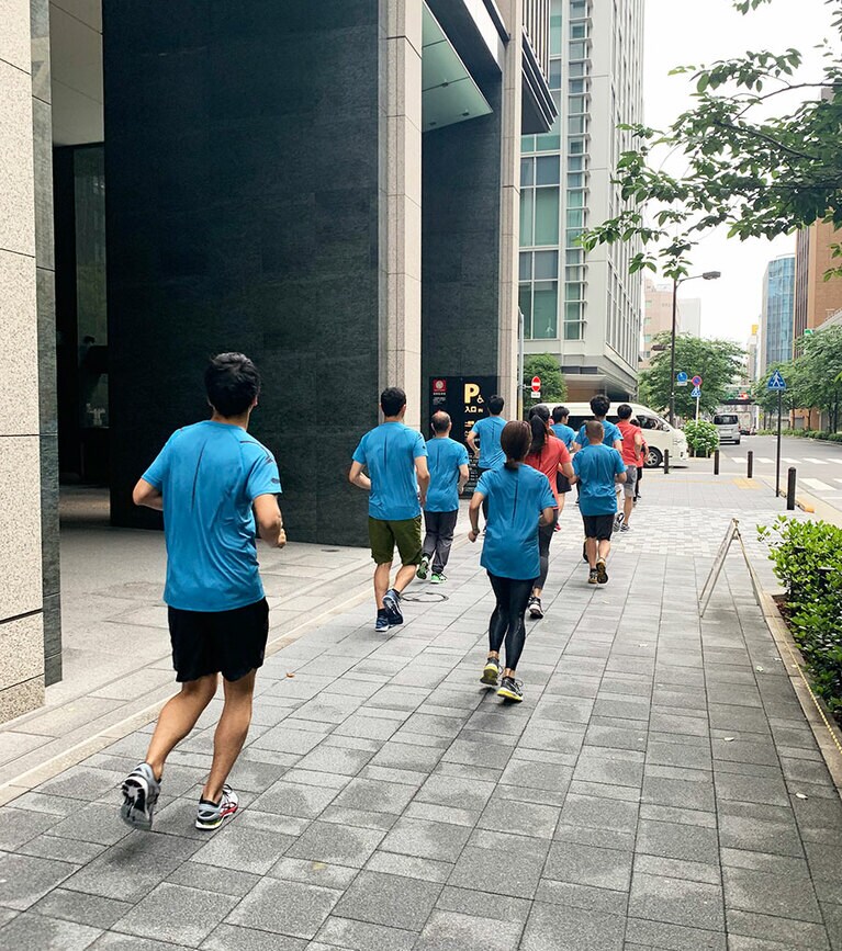 みなさんスピードが早く、筆者は常に最後尾。