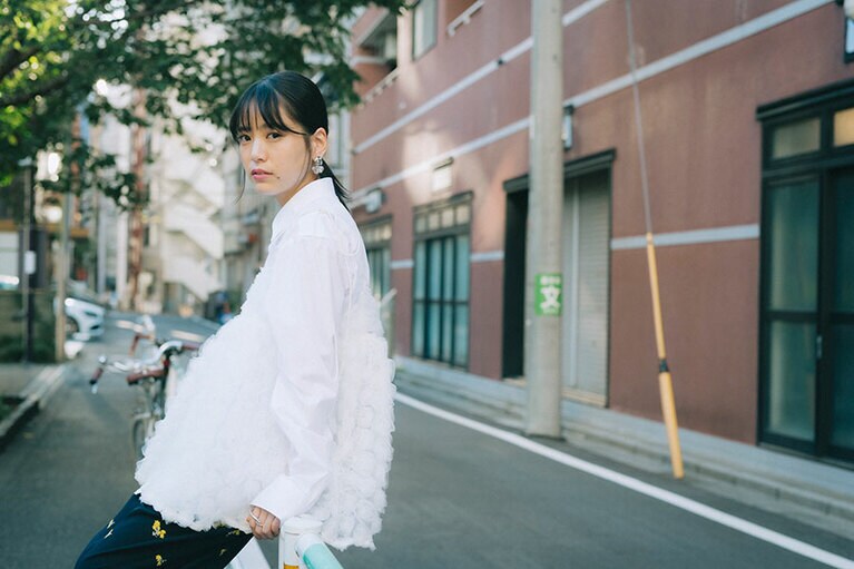 『はねるのトびら』が毎週の楽しみだったと語る中井友望さん／撮影 文藝春秋