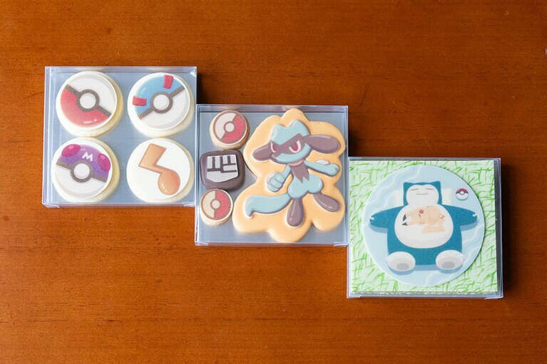 左から、「『ポケモンスリープ』サブレ」、「リオルのジンジャークッキー」、「『ポケモンスリープ』抹茶チョコレートクランチ」各3,300円、3種類セット9,400円。