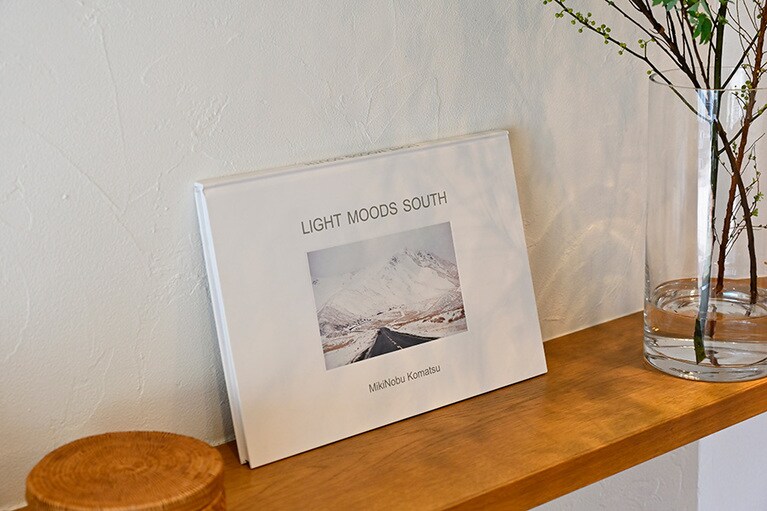 オーストラリア在住 MikiNobu Komatsuさんの写真集「 LIGHT MOODS SOUTH」。