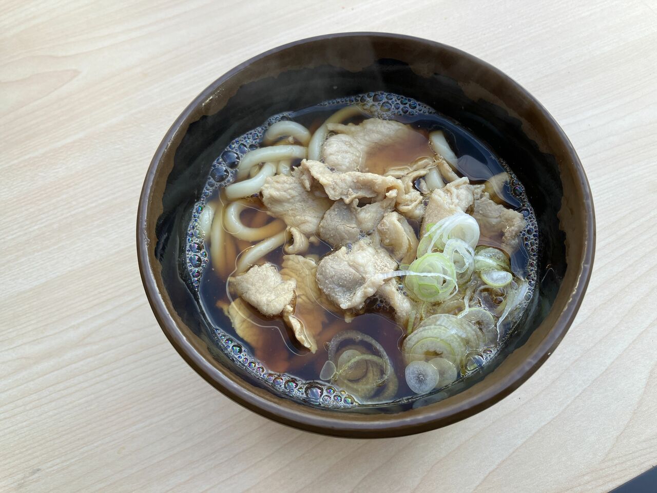 人気の「肉うどん」