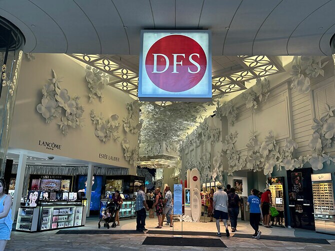 8月20日まで期間限定値下げ！新品！2019年2月 ハワイDFSにて購入 2023年ハワイ最新情報 ついにDFSが再開！あの人気店もワイキキに上陸