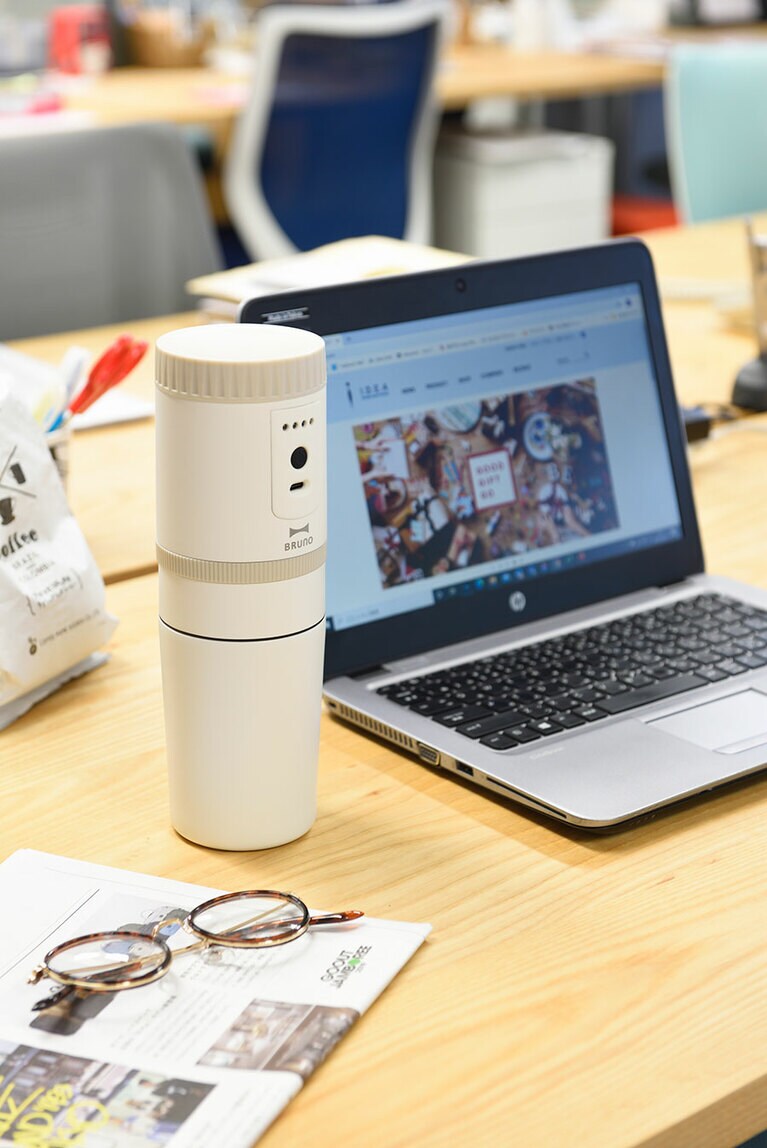 BRUNO「電動ミルコーヒーメーカー ベージュ」6,050円。