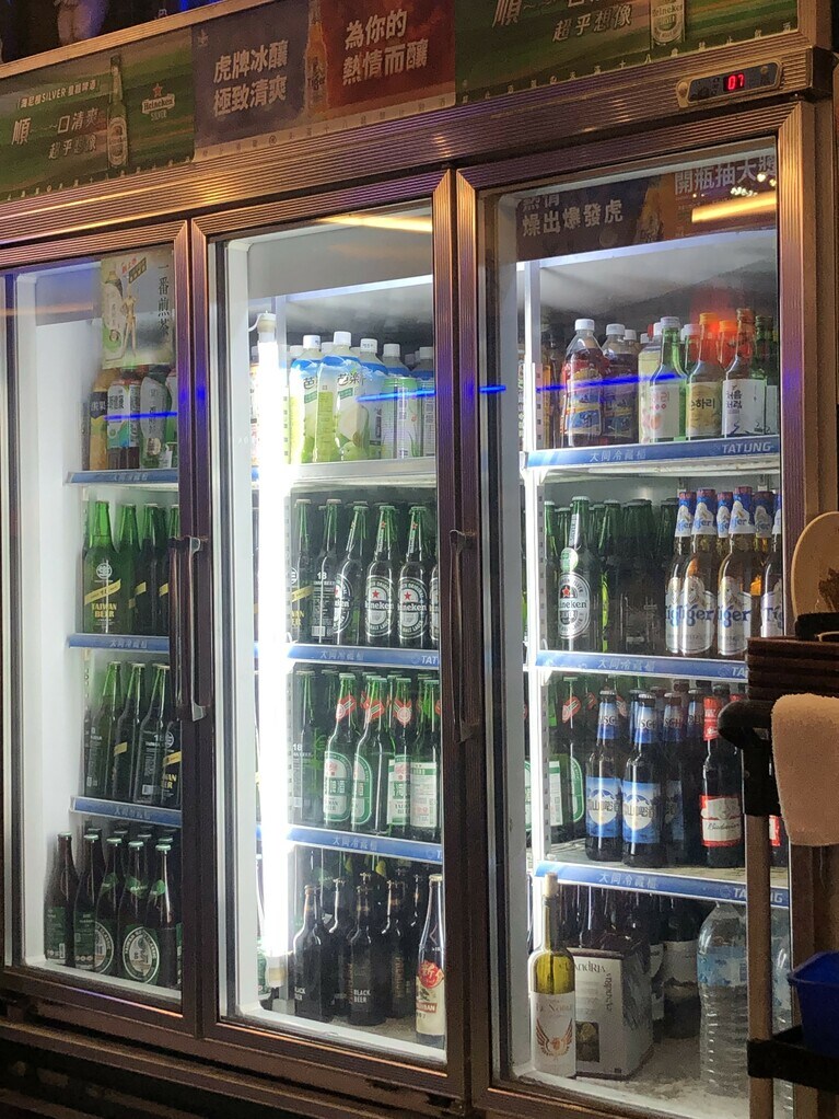 台湾で熱砂と呼ばれる居酒屋へ。