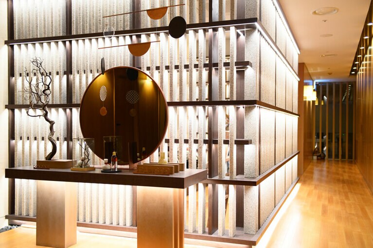 韓国の伝統美とモダンデザインが融合した上質な空間。男性からの支持も高く、常連も多いので、早めの予約がマスト。