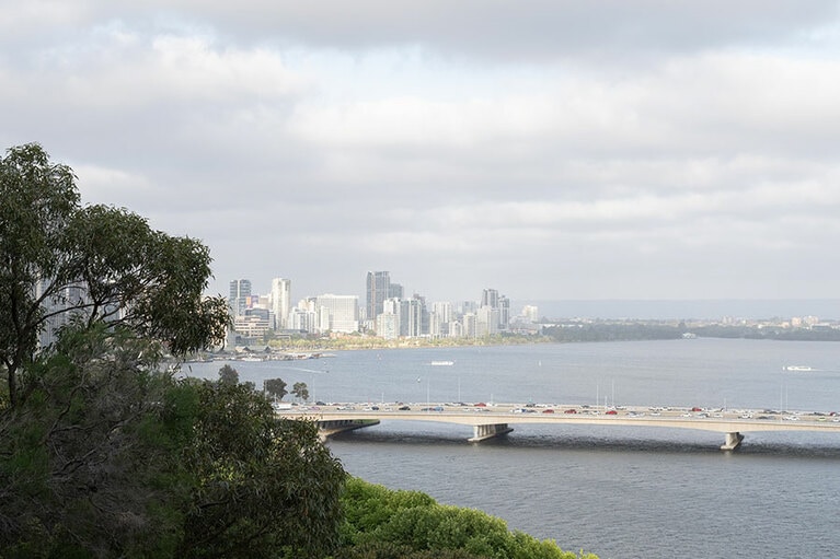 海のように広いスワン川はパノラマビュー！