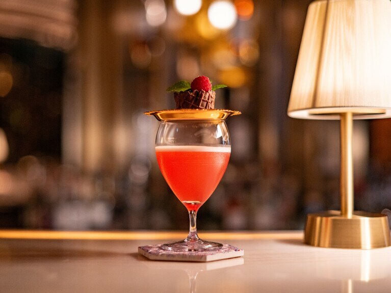 マカオをモチーフにしたシグネチャーカクテル「Fruit Tare（フルーツタルト）」。
