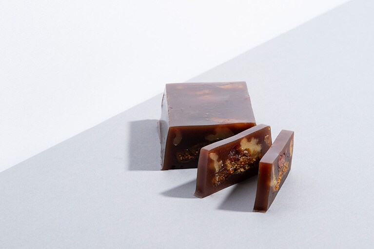 wagashi asobi「ドライフルーツの羊羹」2,200円。
