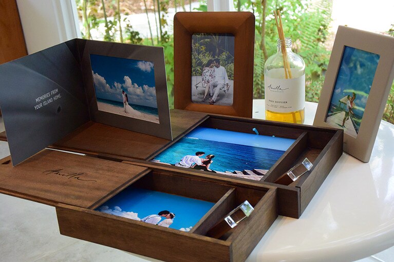 写真1枚は無料で贈呈。日本の旅行会社を通すと、300ドルで90枚以上のお得なプランも。