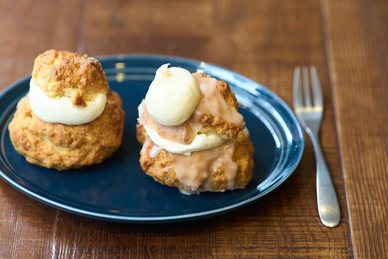 タロイモとレモンのスコーン各85元。